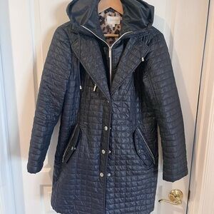 Laundry by Shelli Segal Size Large quilted dark navy coat.